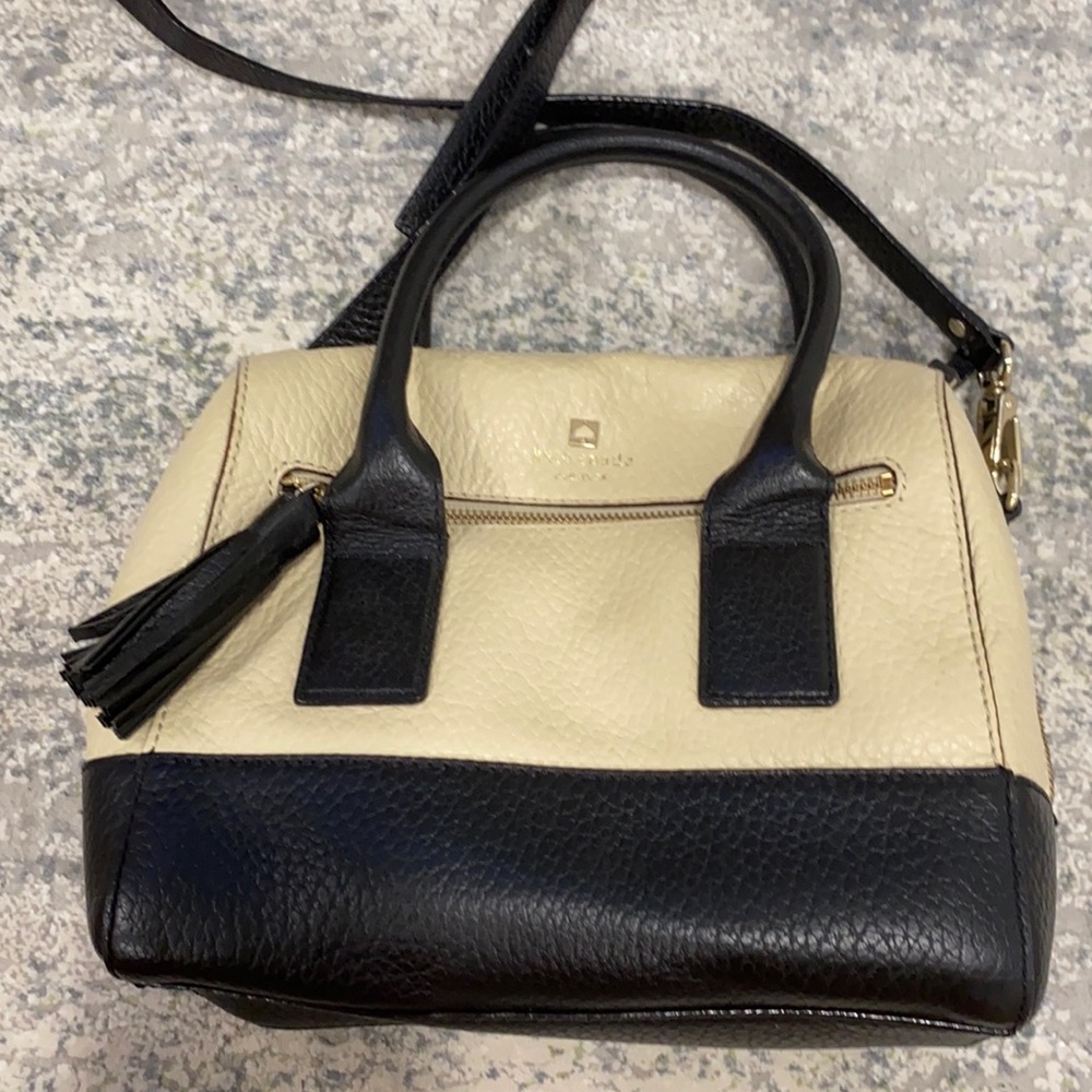 Black and white Kate spade bag